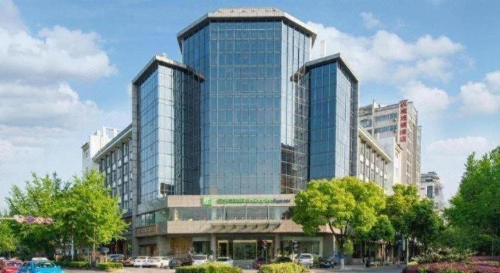 Holiday Inn Express Yangzhou City Center By Ihg Экстерьер фото